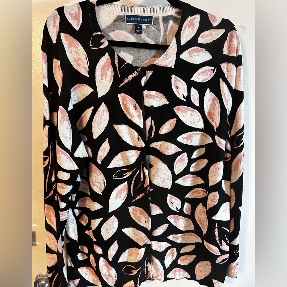 Karen Scott Womens Size XXLarge Black with  Pink Leaf Print Long Sleeve Cardigan